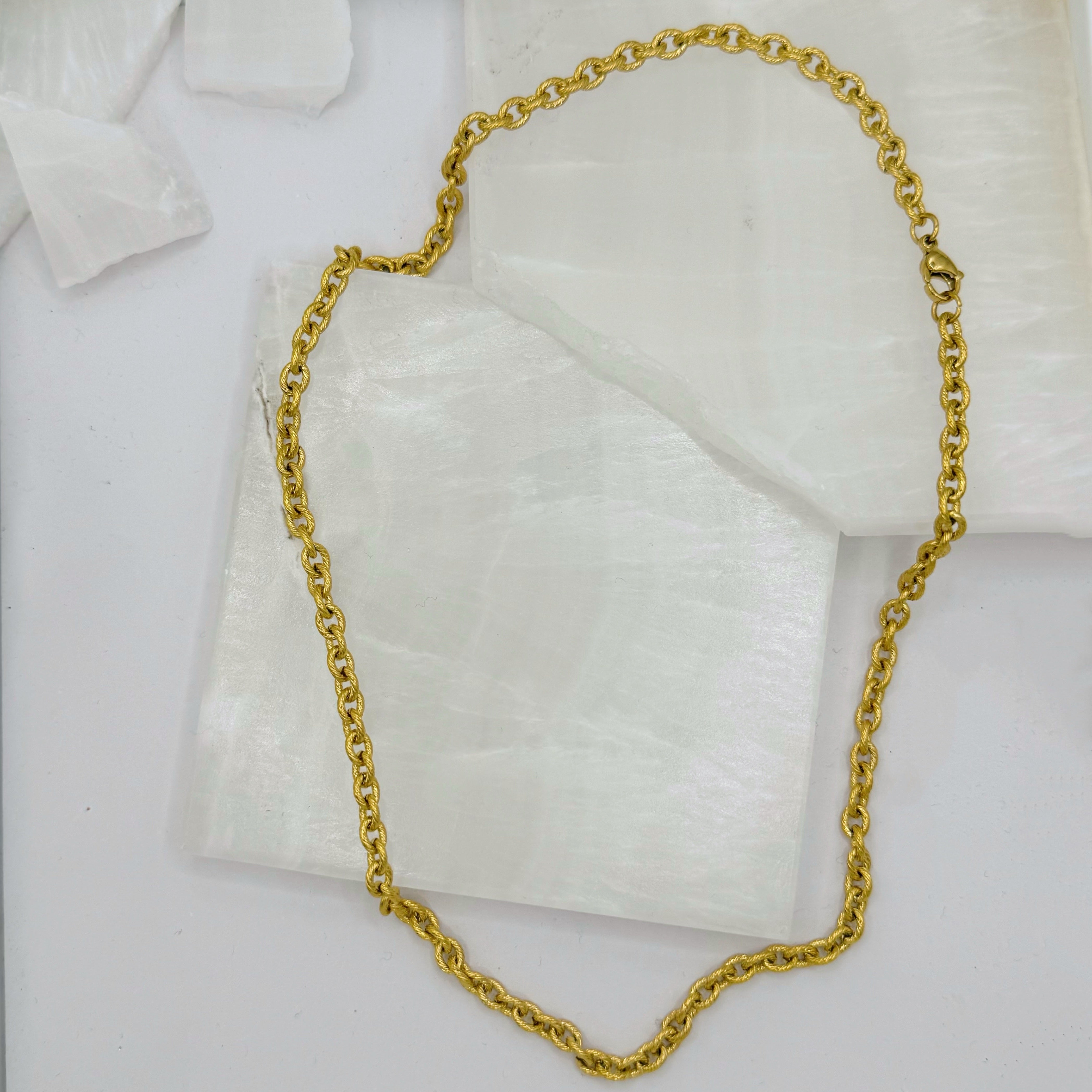 4MM GOLD TWISTED CHAIN LINK necklace