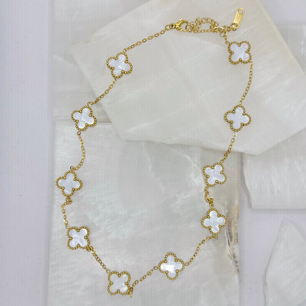 13MM MOTHER OF PEARL CLOVERS GOLD STEEL necklace