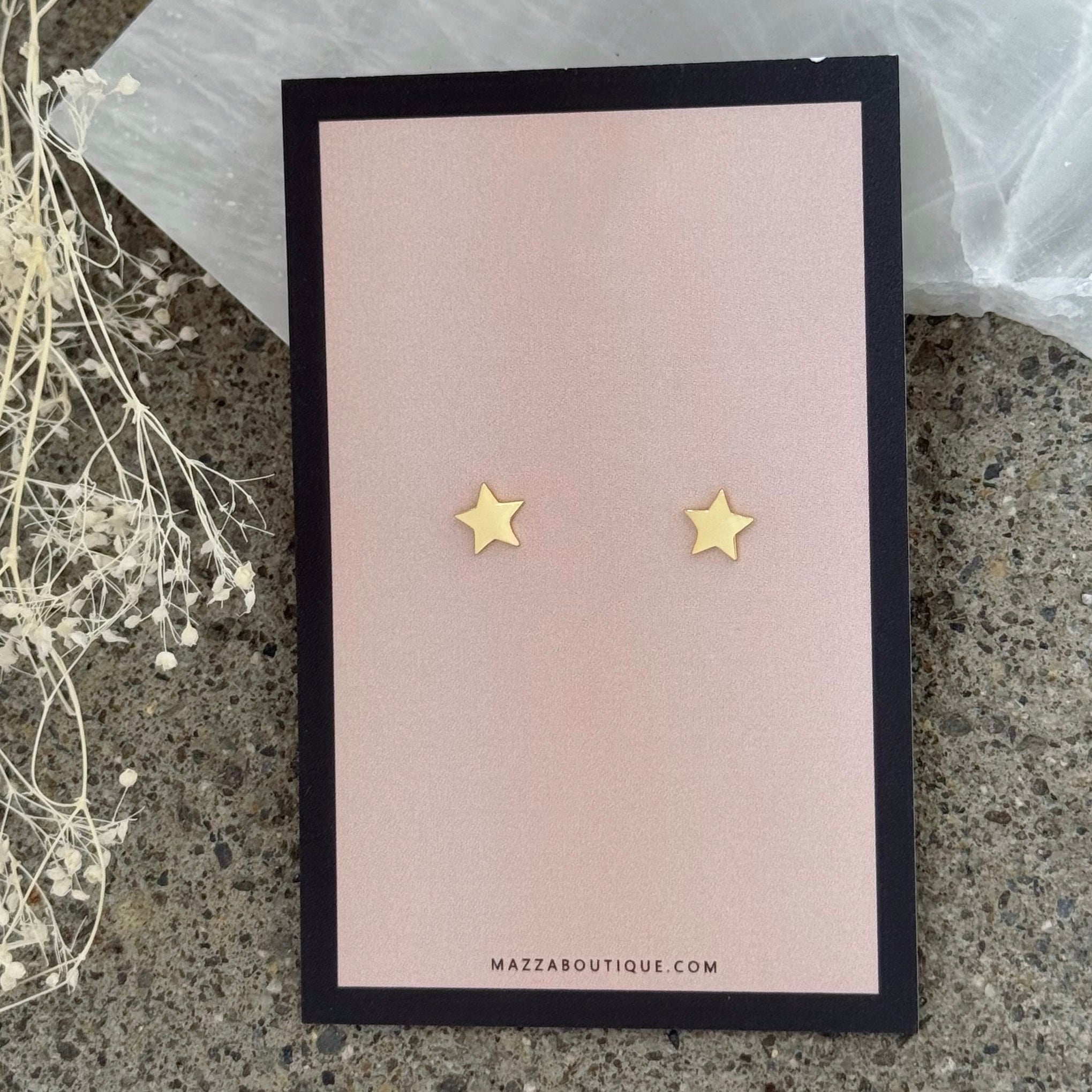 GOLD STAR STUD earrings