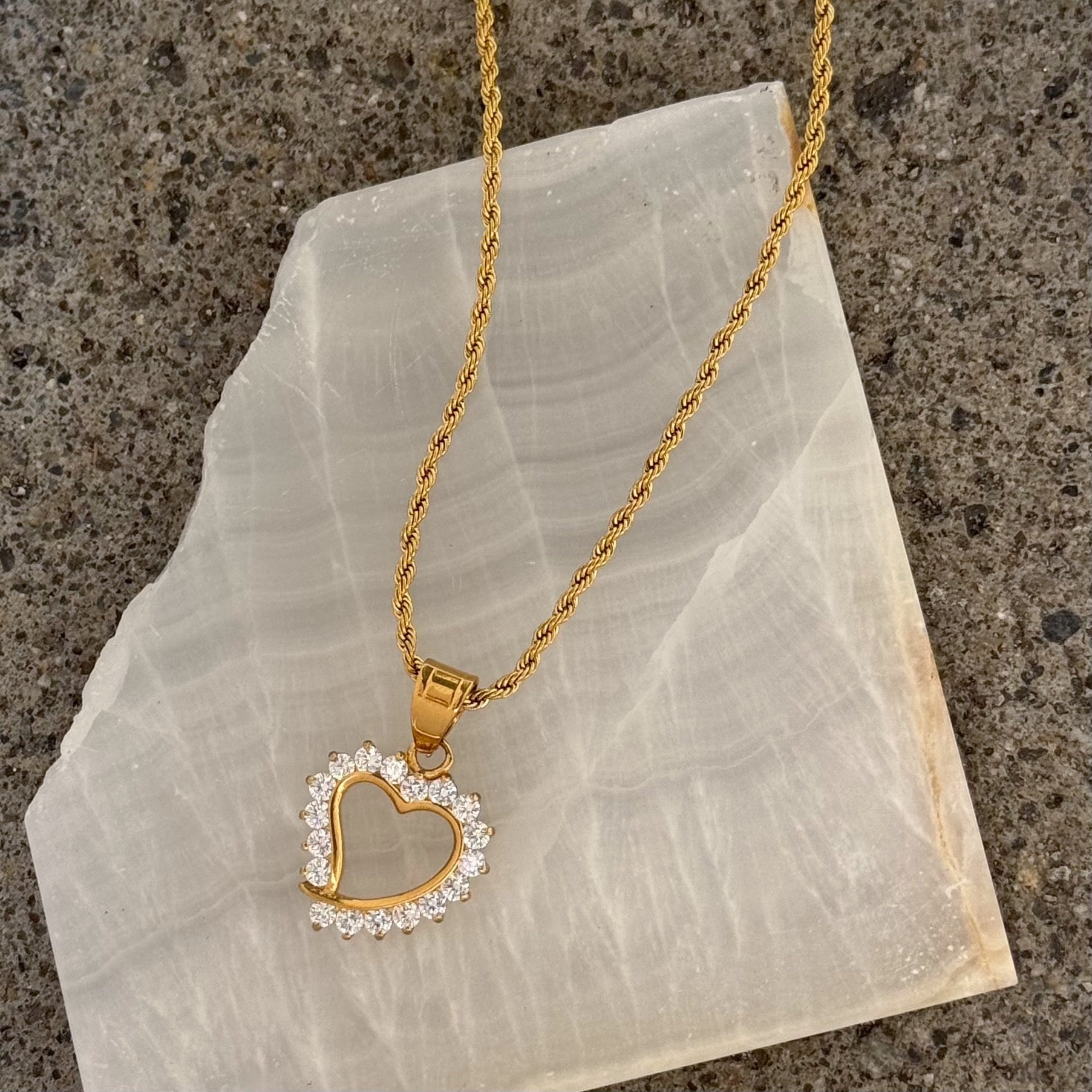 GOLD VINTAGE CRYSTAL HEART necklace