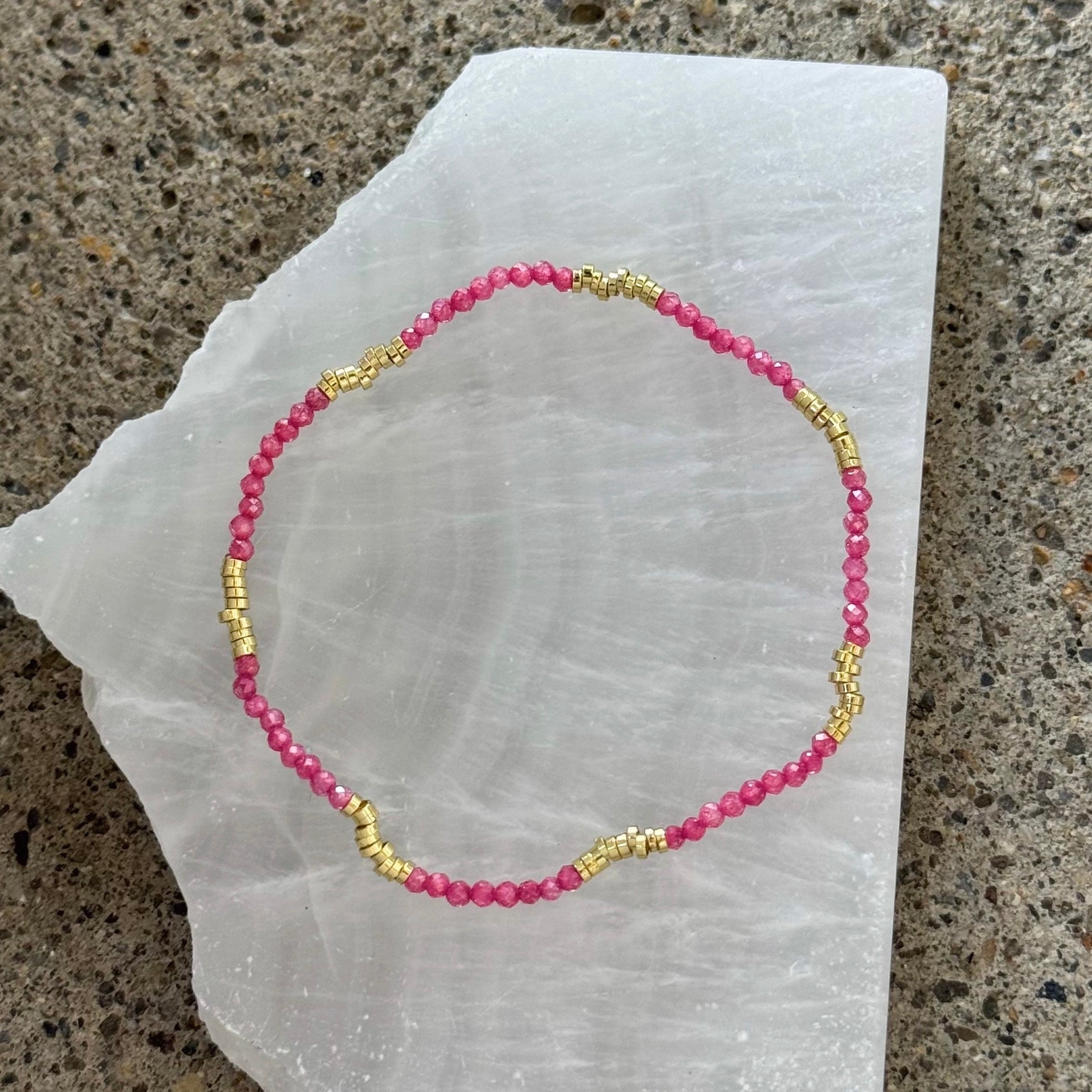 DIAMOND CUT ROSE QUARTZ GOLD BEADED STRETCHY bracelet