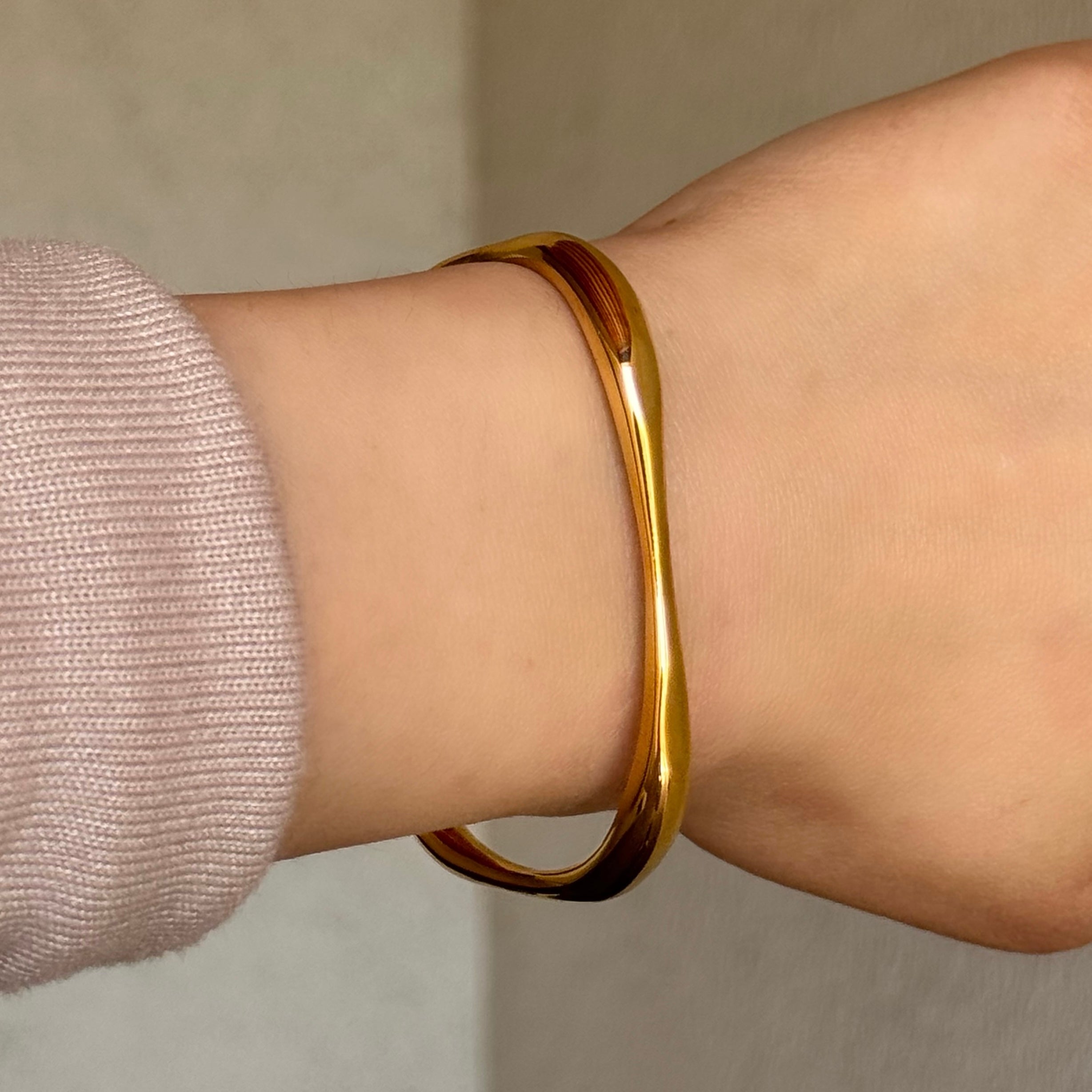LIQUID GOLD bangle