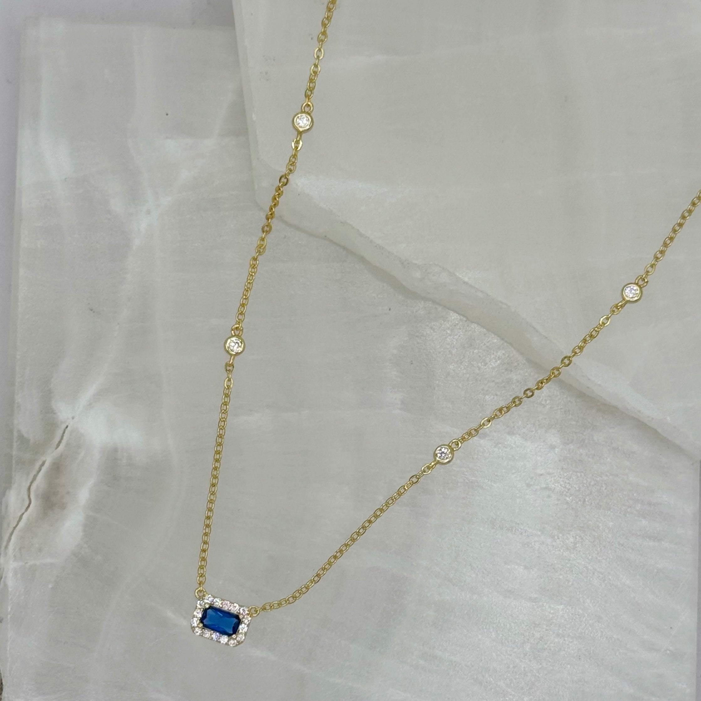 GOLD CRYSTAL SAPPHIRE CUSHION CUT necklace