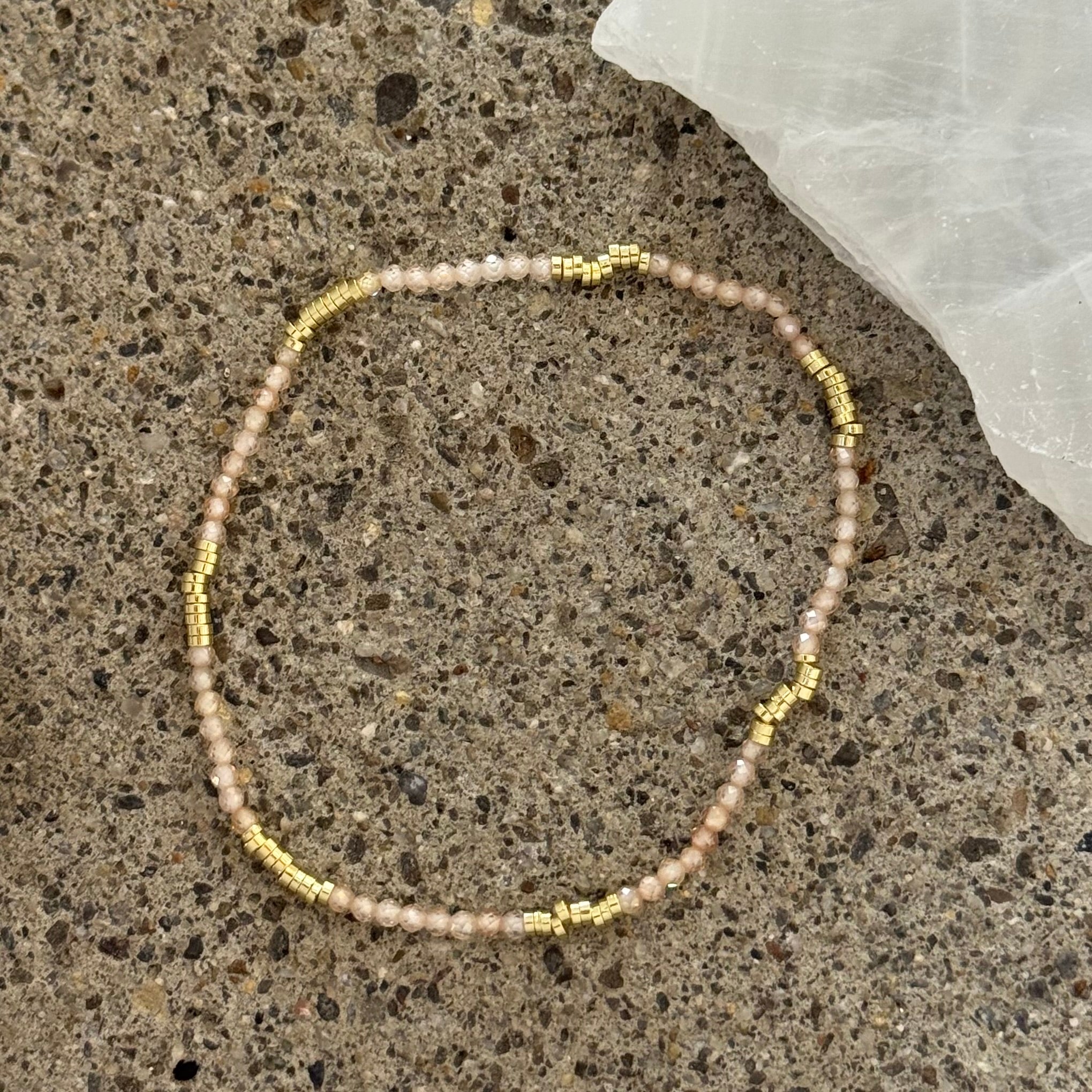 DIAMOND CUT SMOKY QUARTZ GOLD BEADED STRETCHY bracelet