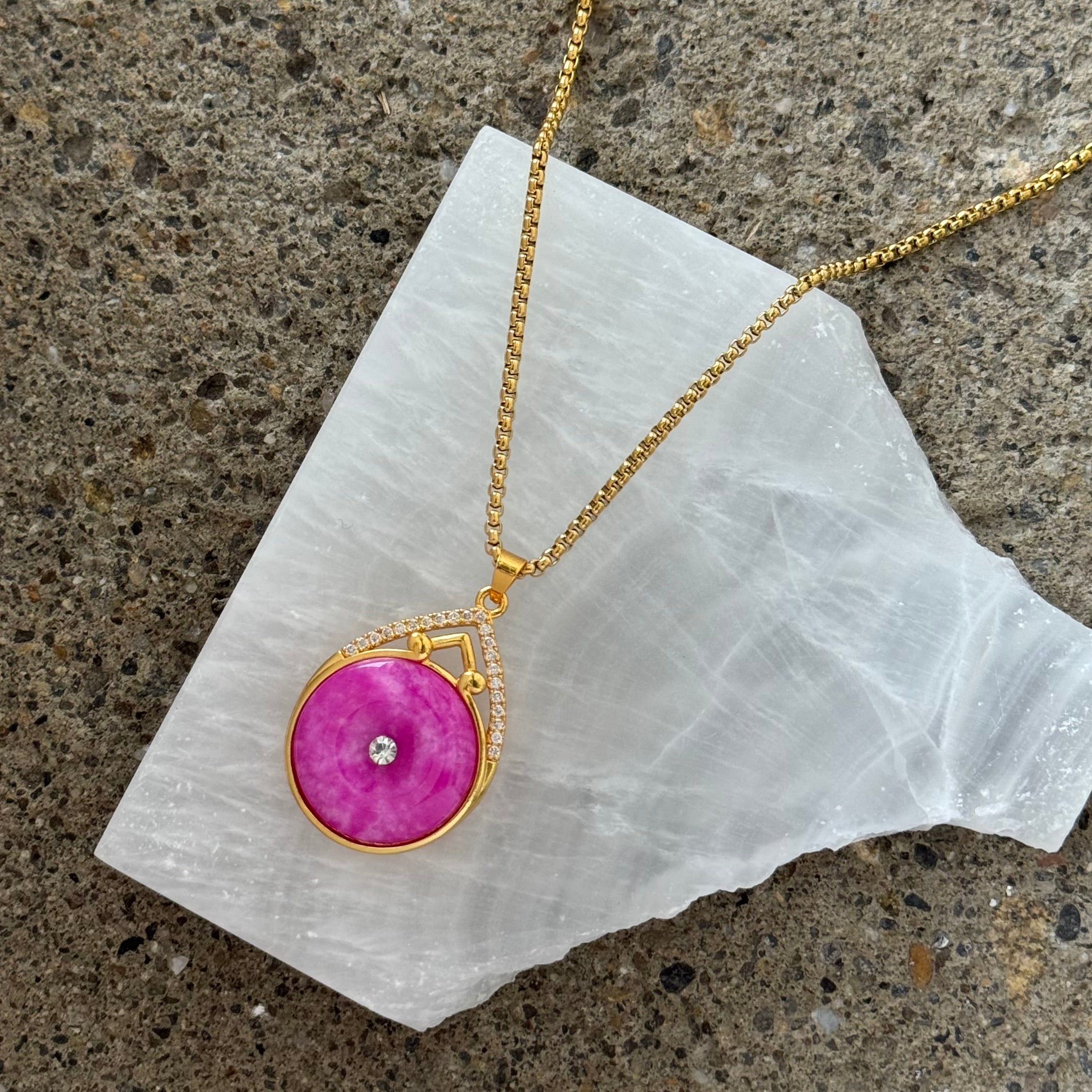 MAI ROUND FUCHSIA JADE necklace