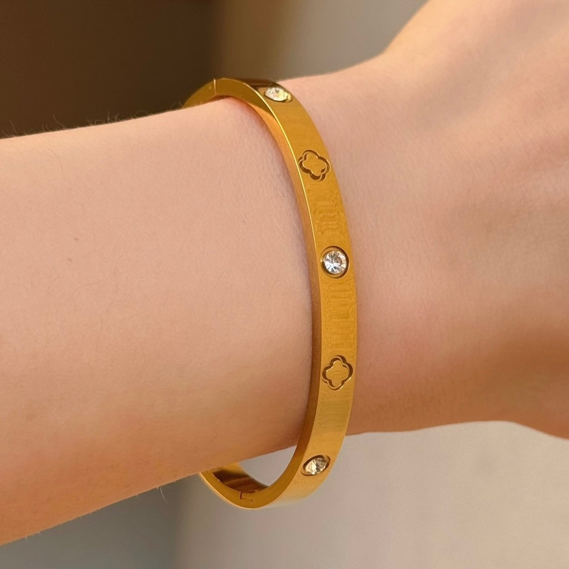 GOLD FLORA CRYSTAL bangle