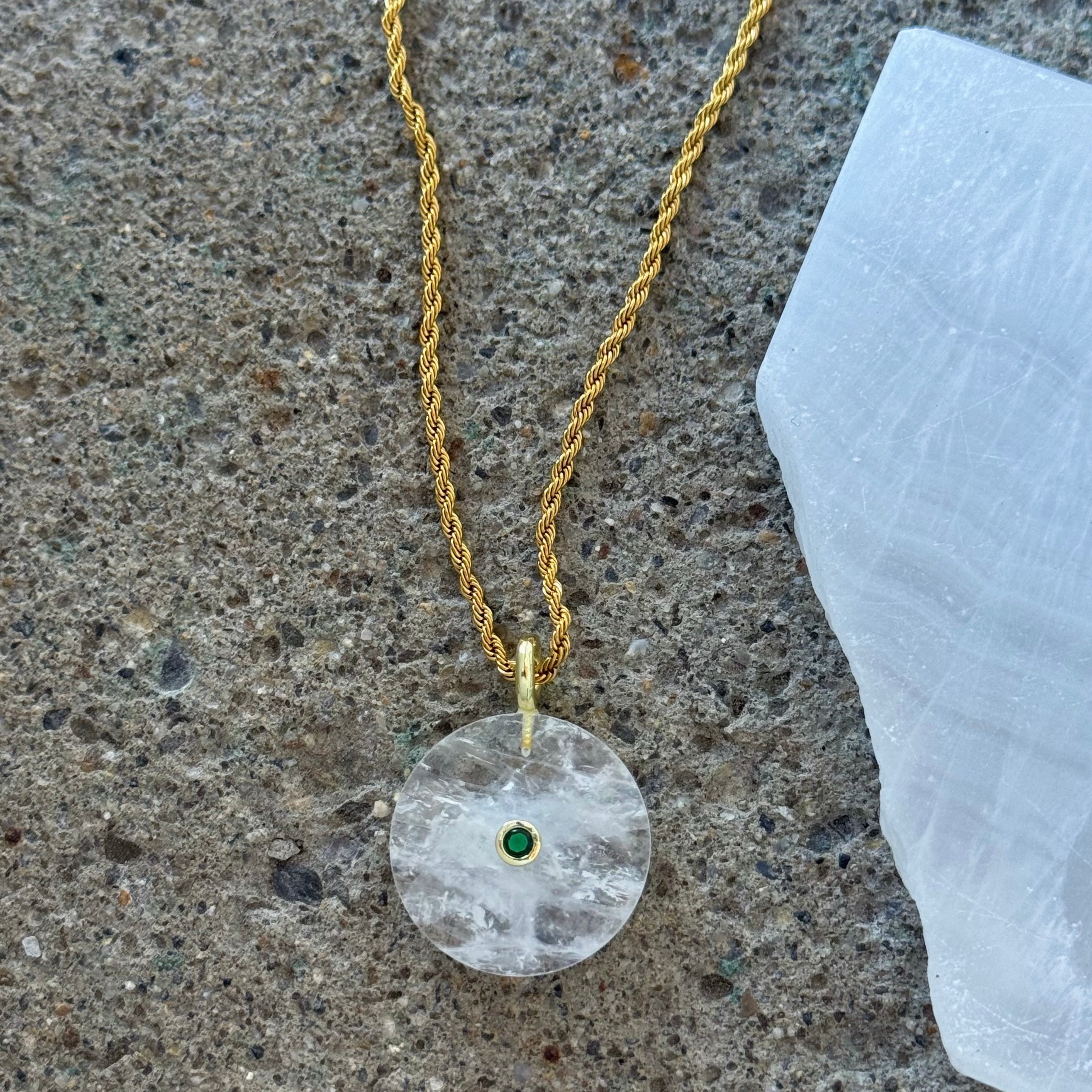 ROUND WHITE QUARTZ necklace
