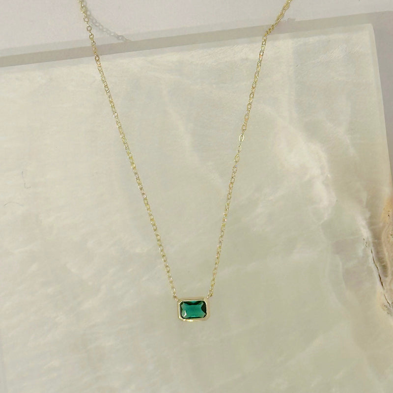 EMERALD SOLITAIRE SUPER MINI necklace