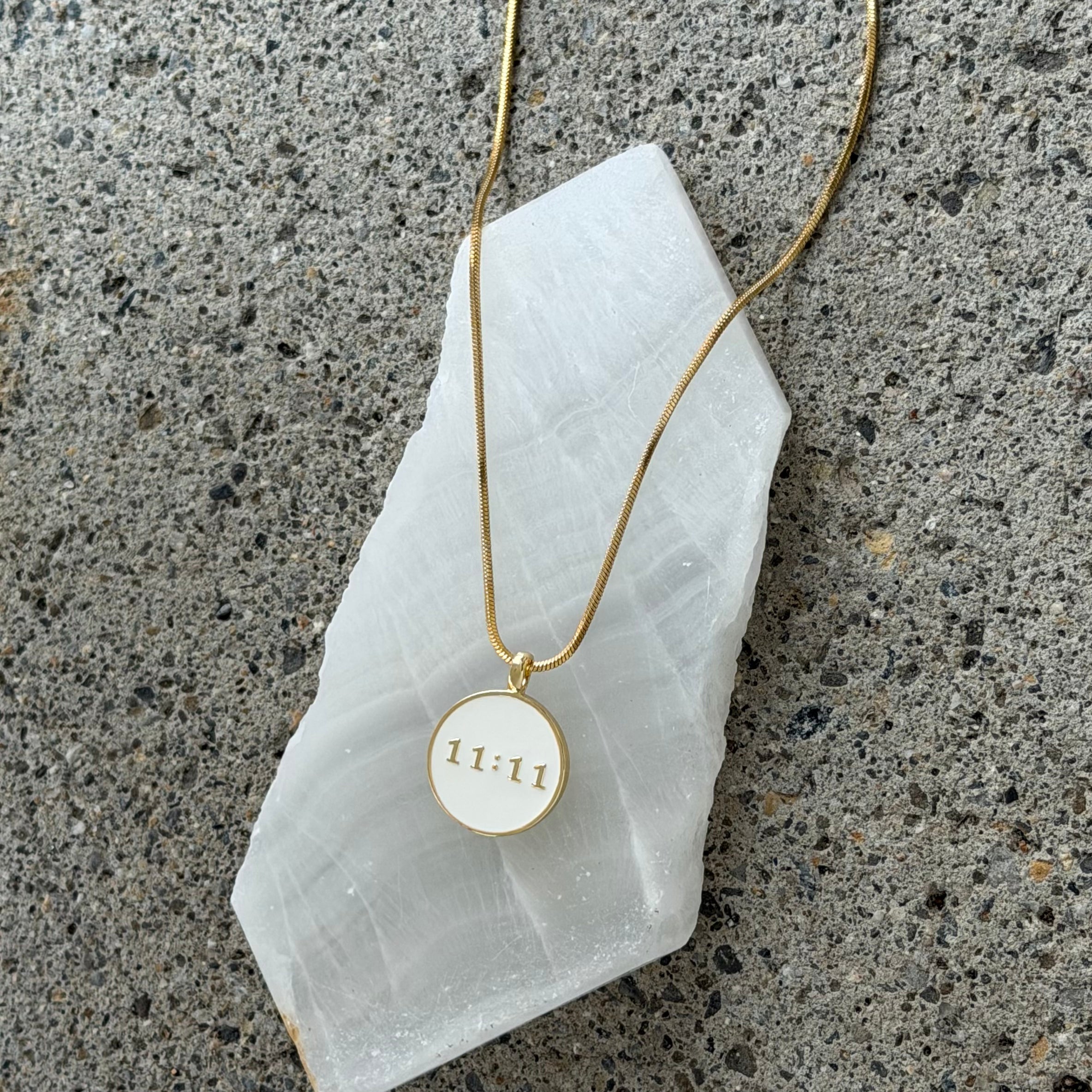 ELEVEN ELEVEN ROUND WHITE ENAMEL necklace
