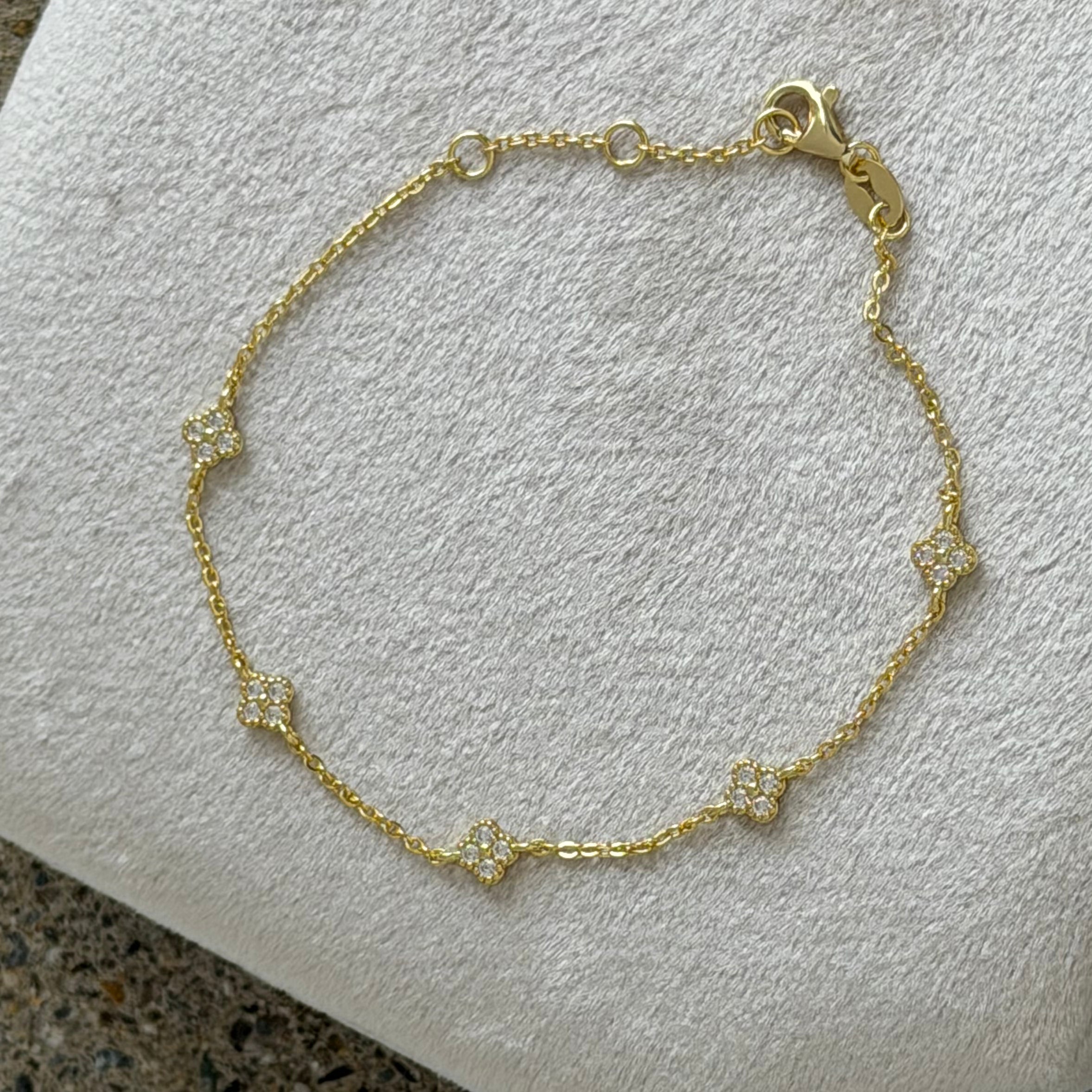 GOLD CRYSTAL FLORA DAINTY bracelet