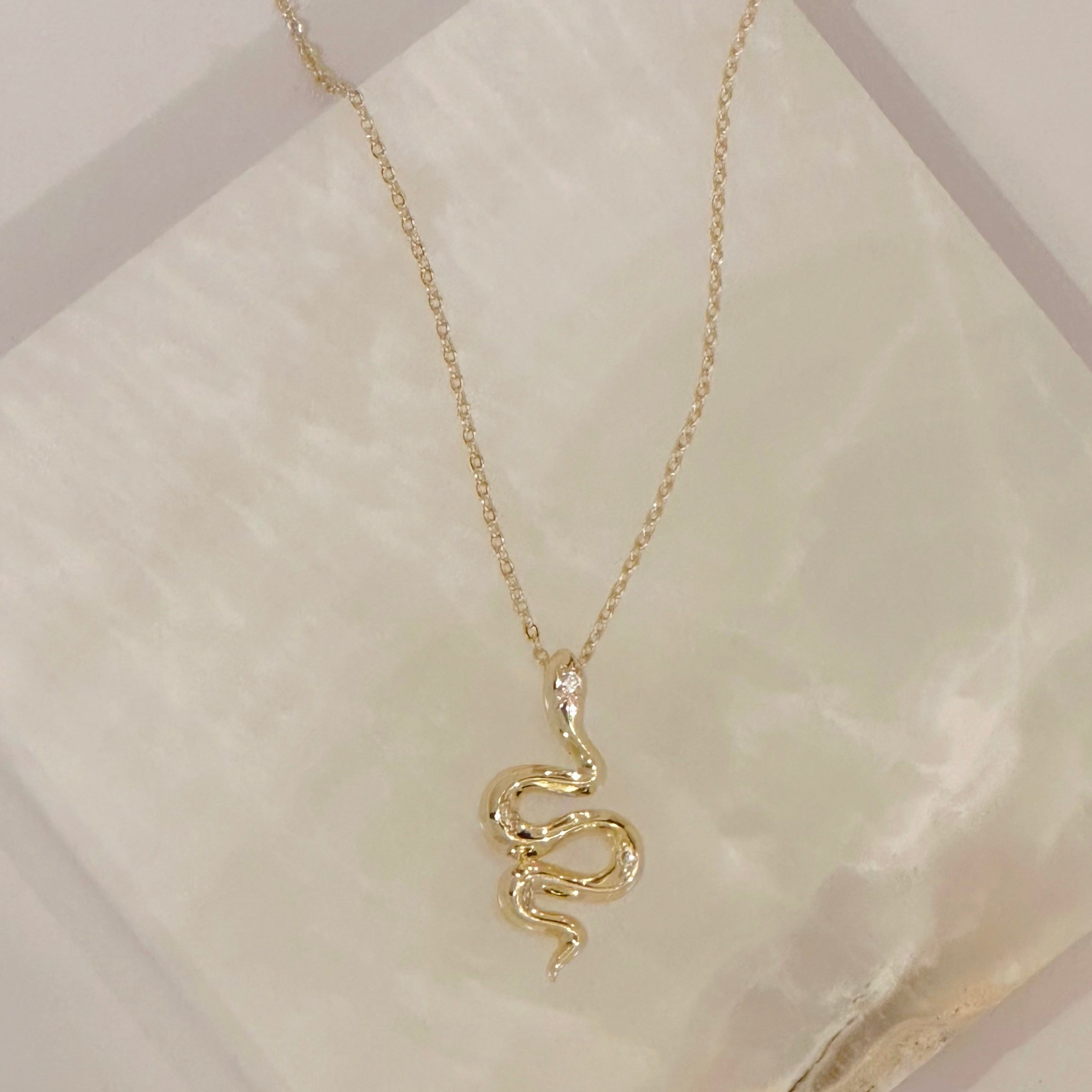 MAGESTIC SNAKE necklace