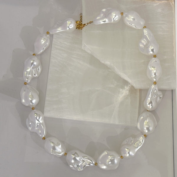 LARGE PEARL necklace