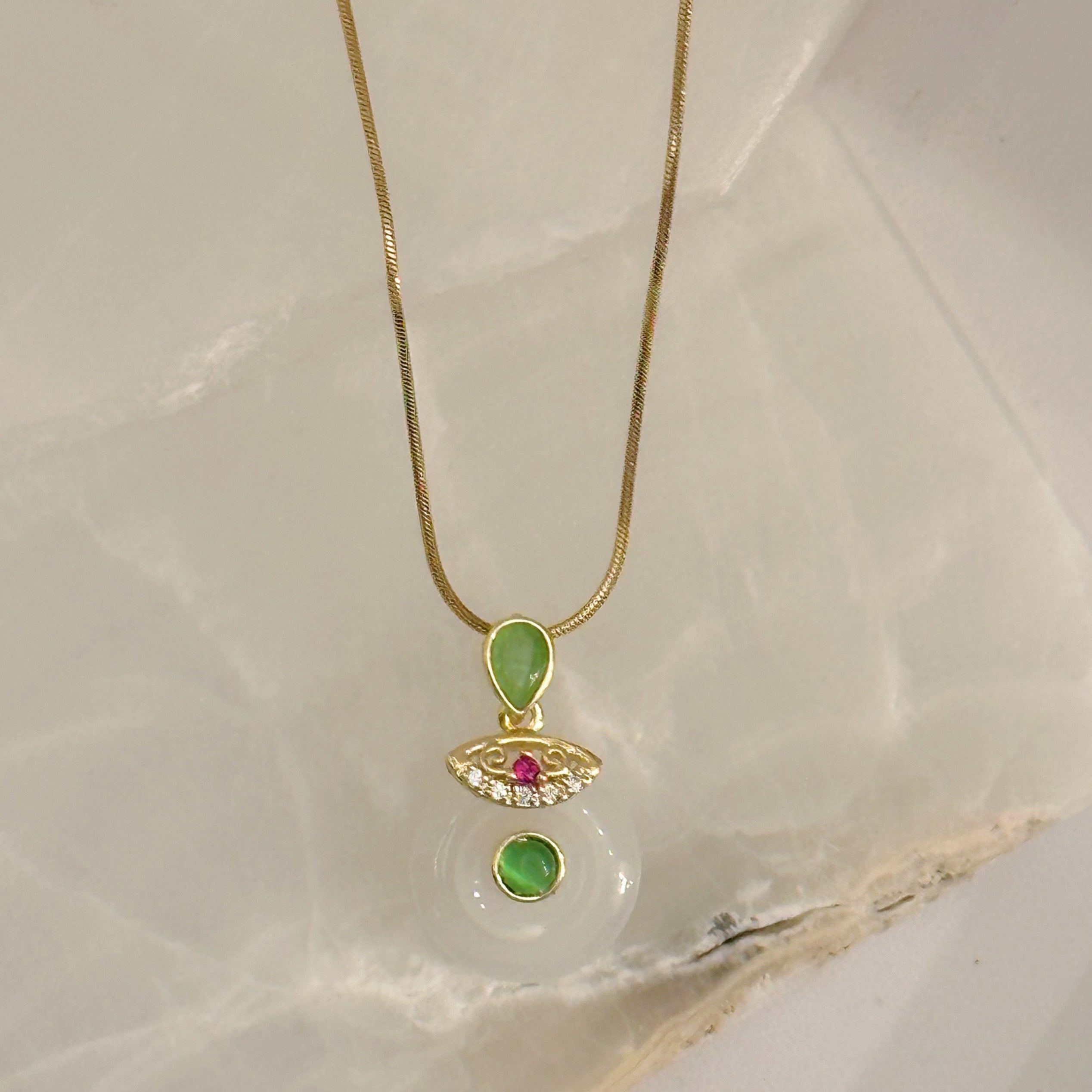 GEMMA CIRCLE WHITE JADE necklace