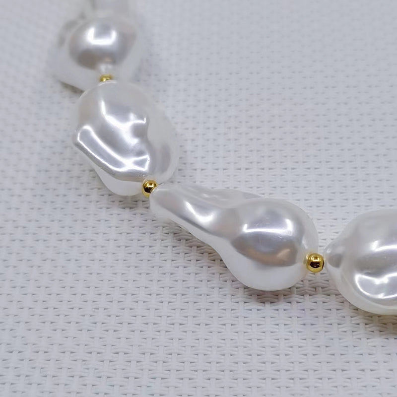 LARGE PEARL necklace
