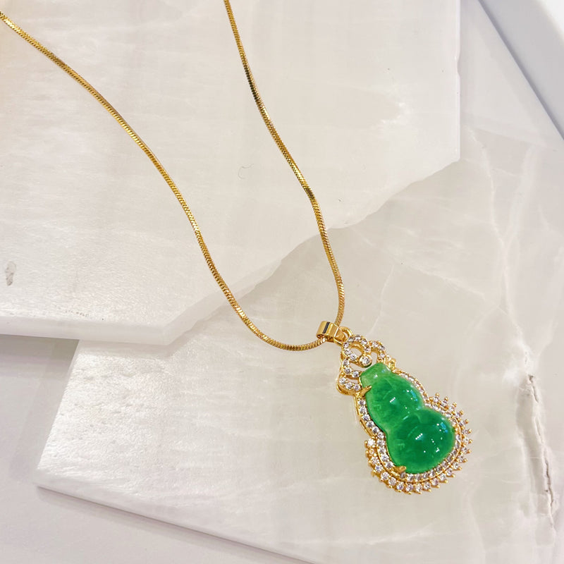 Jade Green Crystal Soul Shine Necklace for Teacher – SoulKu