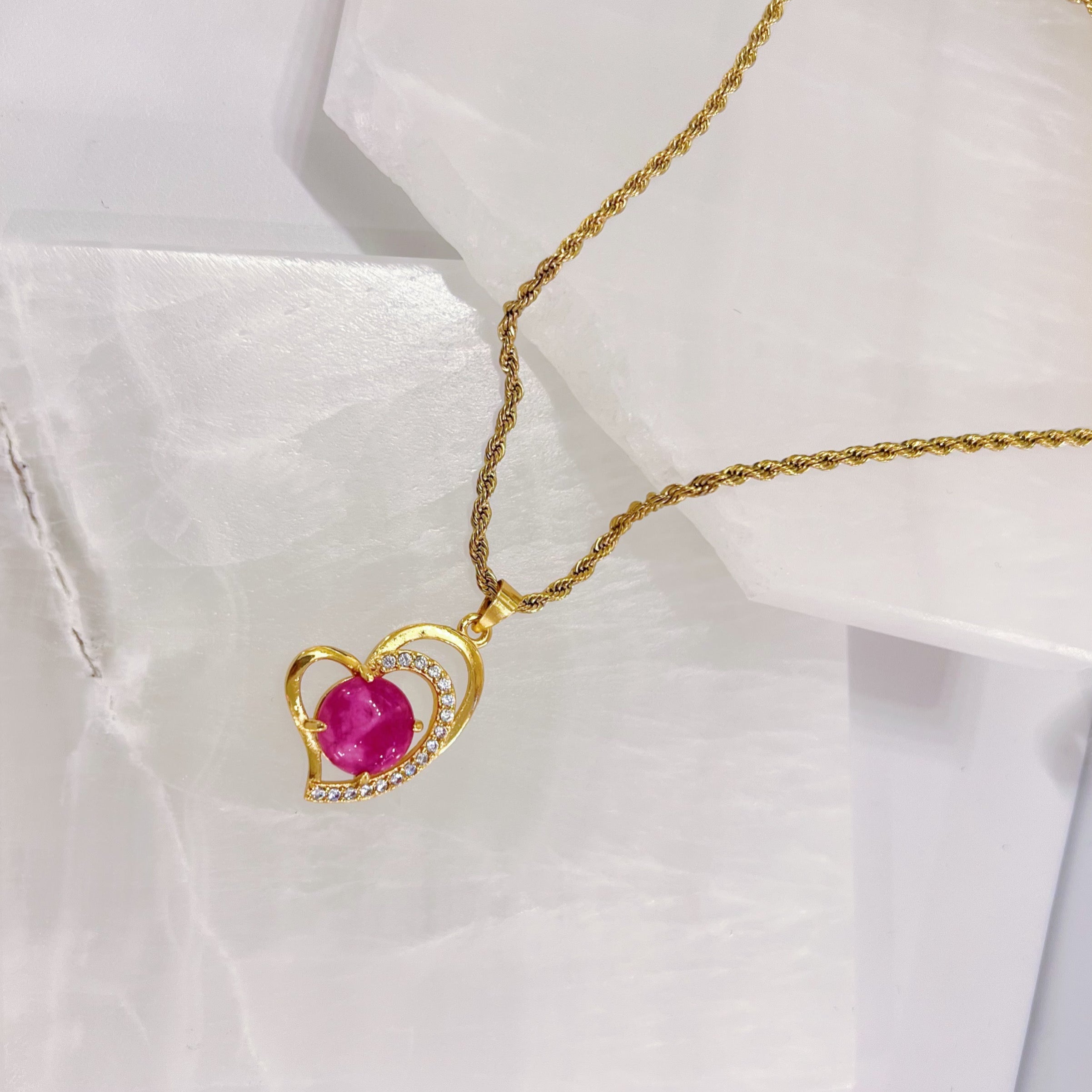 DOUBLE HEART FUCHSIA necklace
