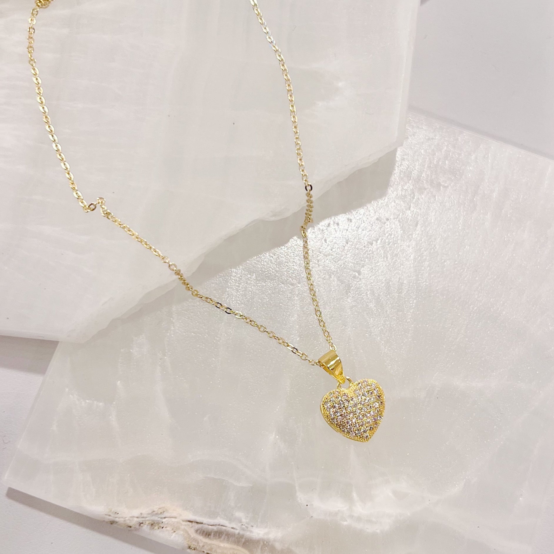 BUBBLE HEART SUPER MINI necklace