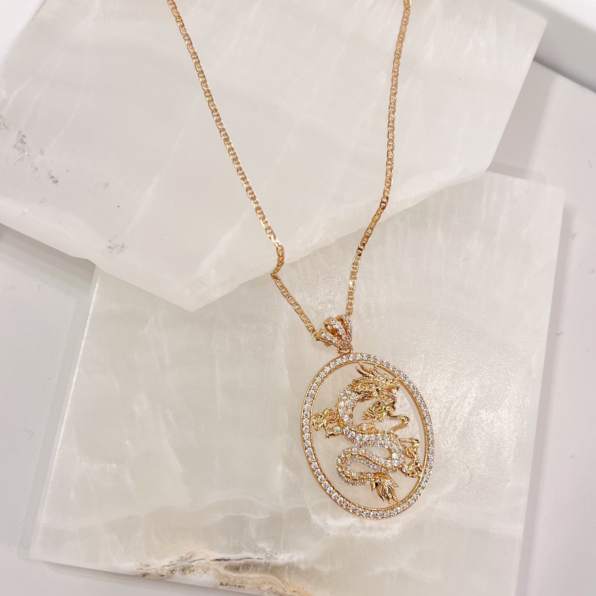 GOLD DRAGON OVAL necklace