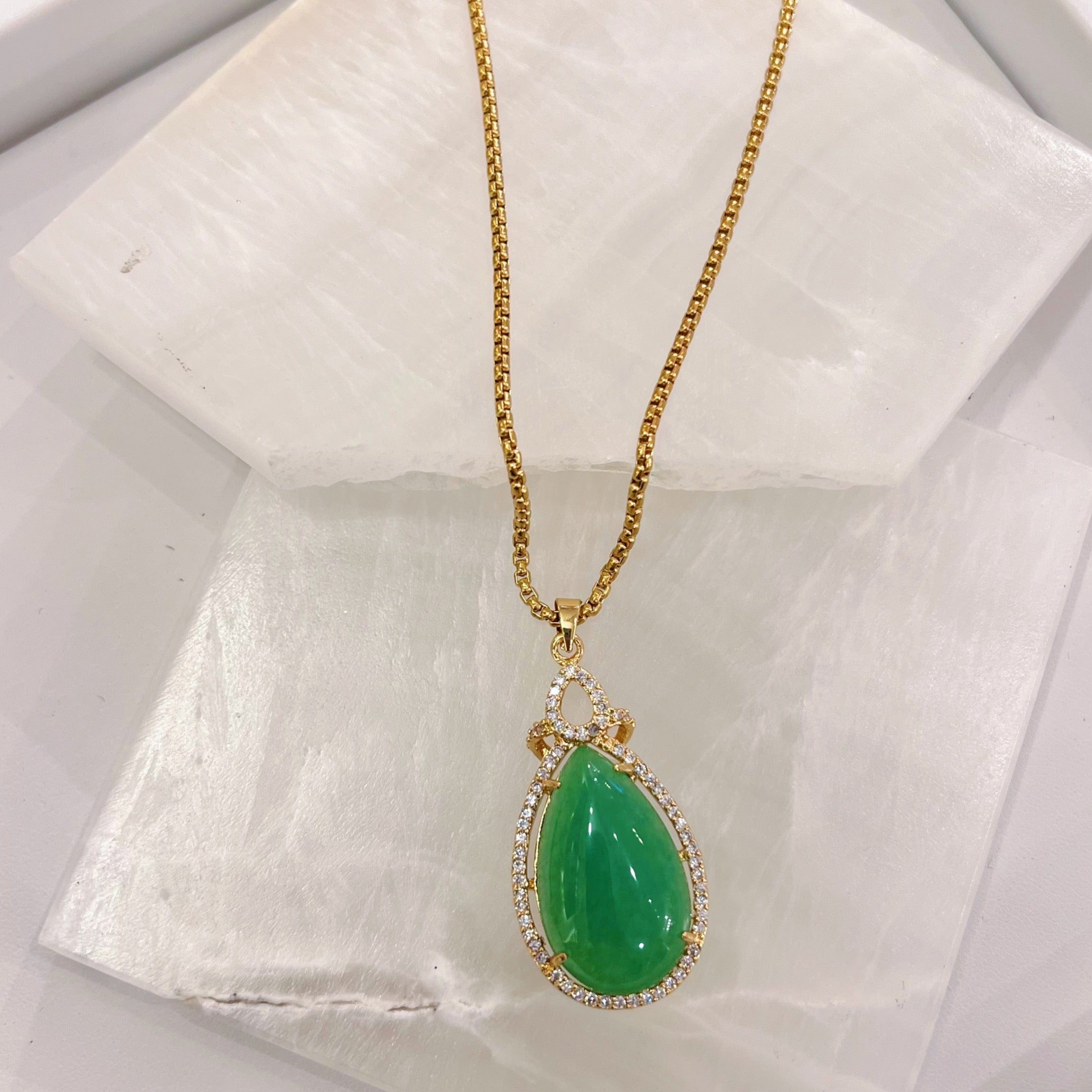 CRYSTAL TEARDROP JADE necklace