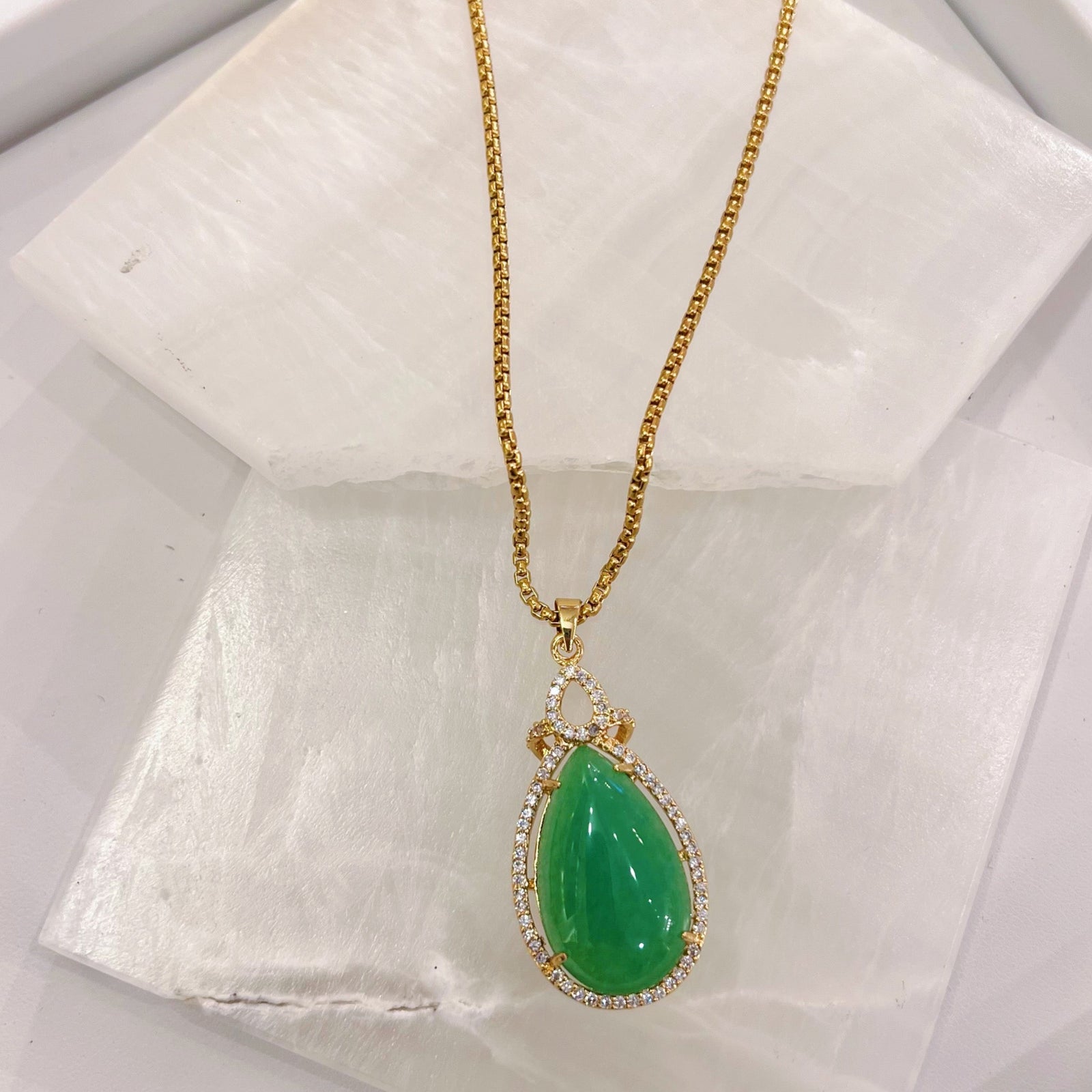 CRYSTAL TEARDROP GREEN JADE necklace