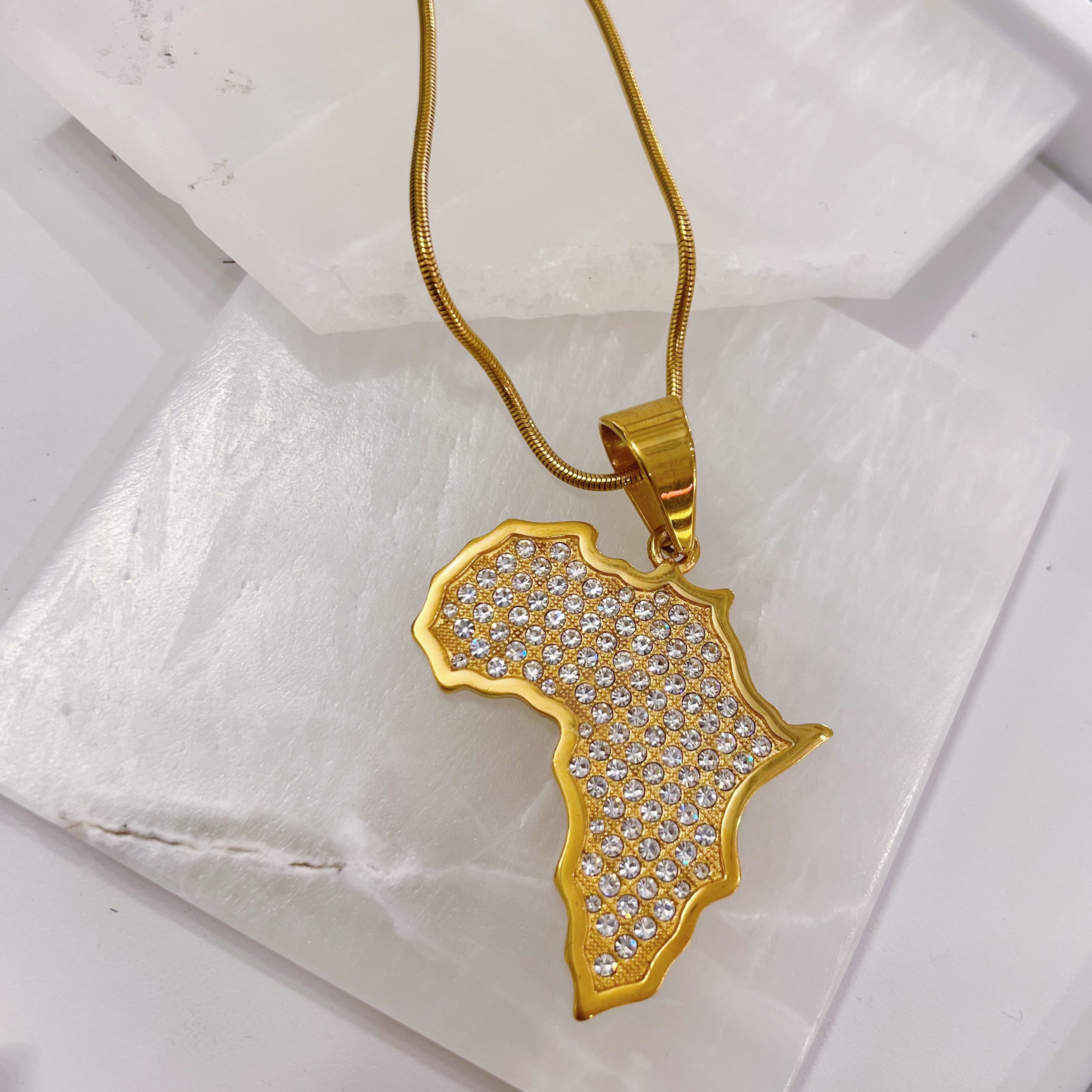 LARGE AFRICA CRYSTAL necklace