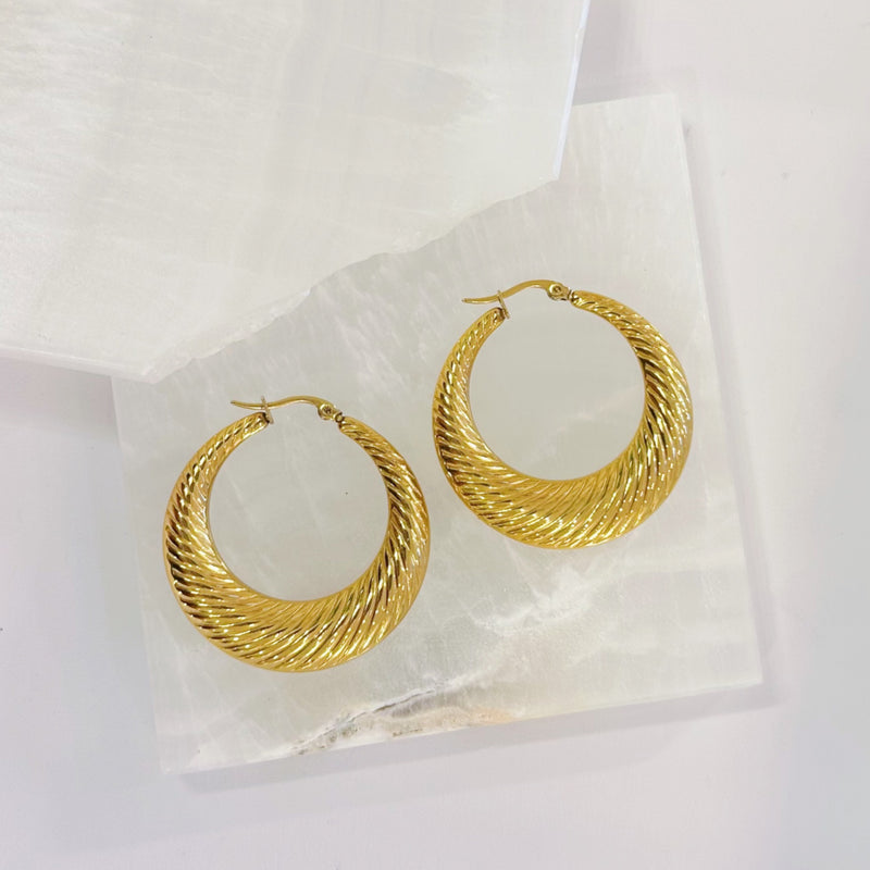 CATERINA MINI HOOP earrings