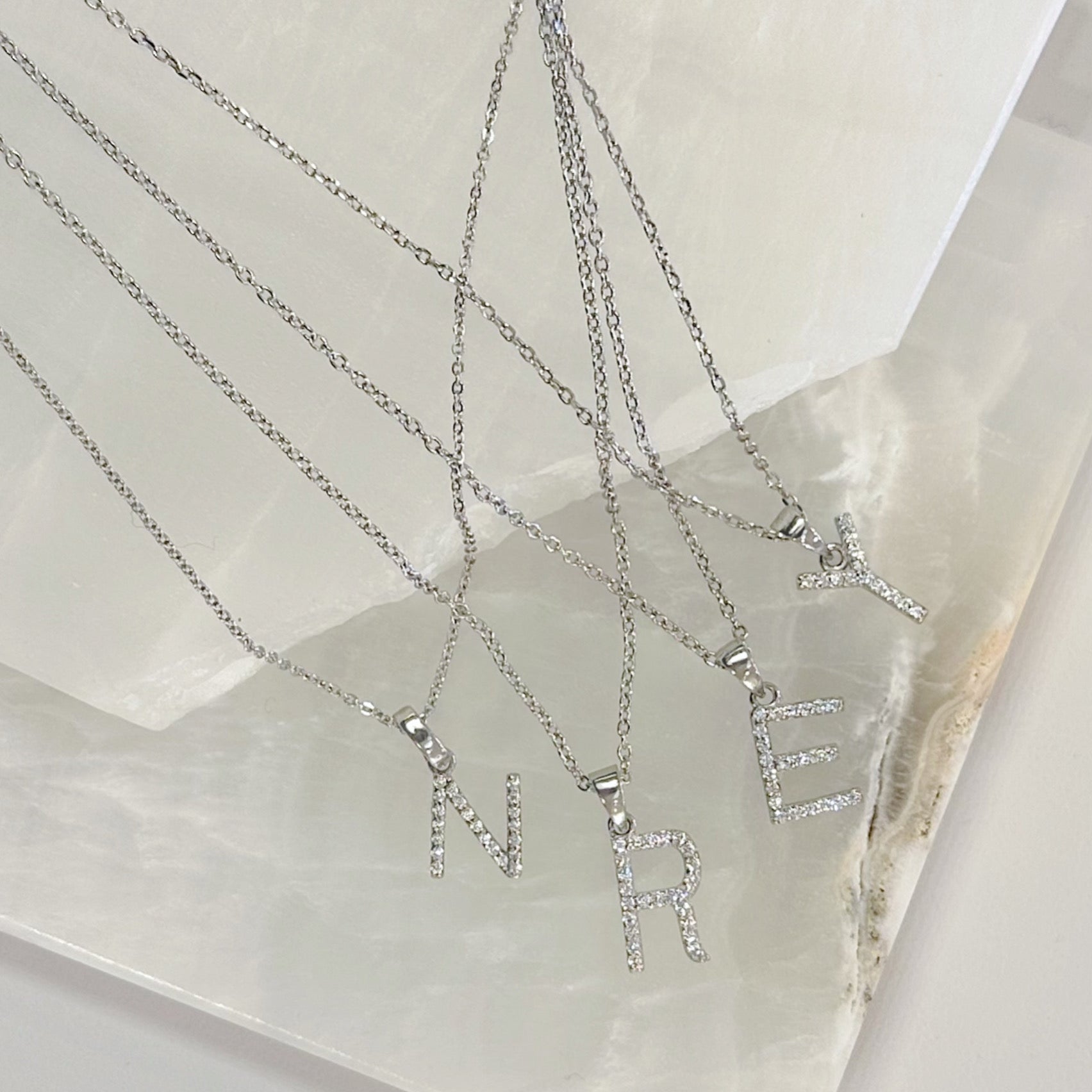 SILVER SIMPLE INITIAL MINI necklace