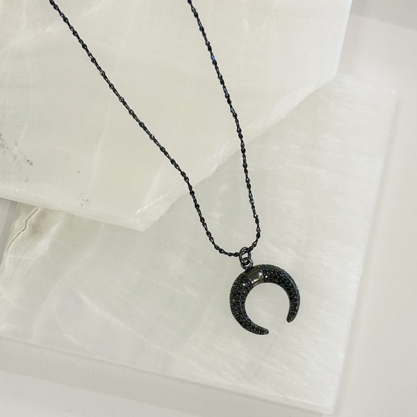 ONYX CRESCENT HORN necklace