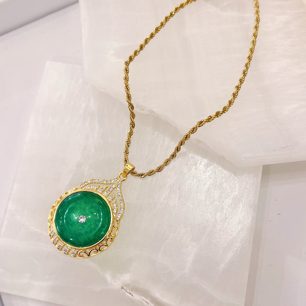 AZAMI CIRCLE JADE necklace