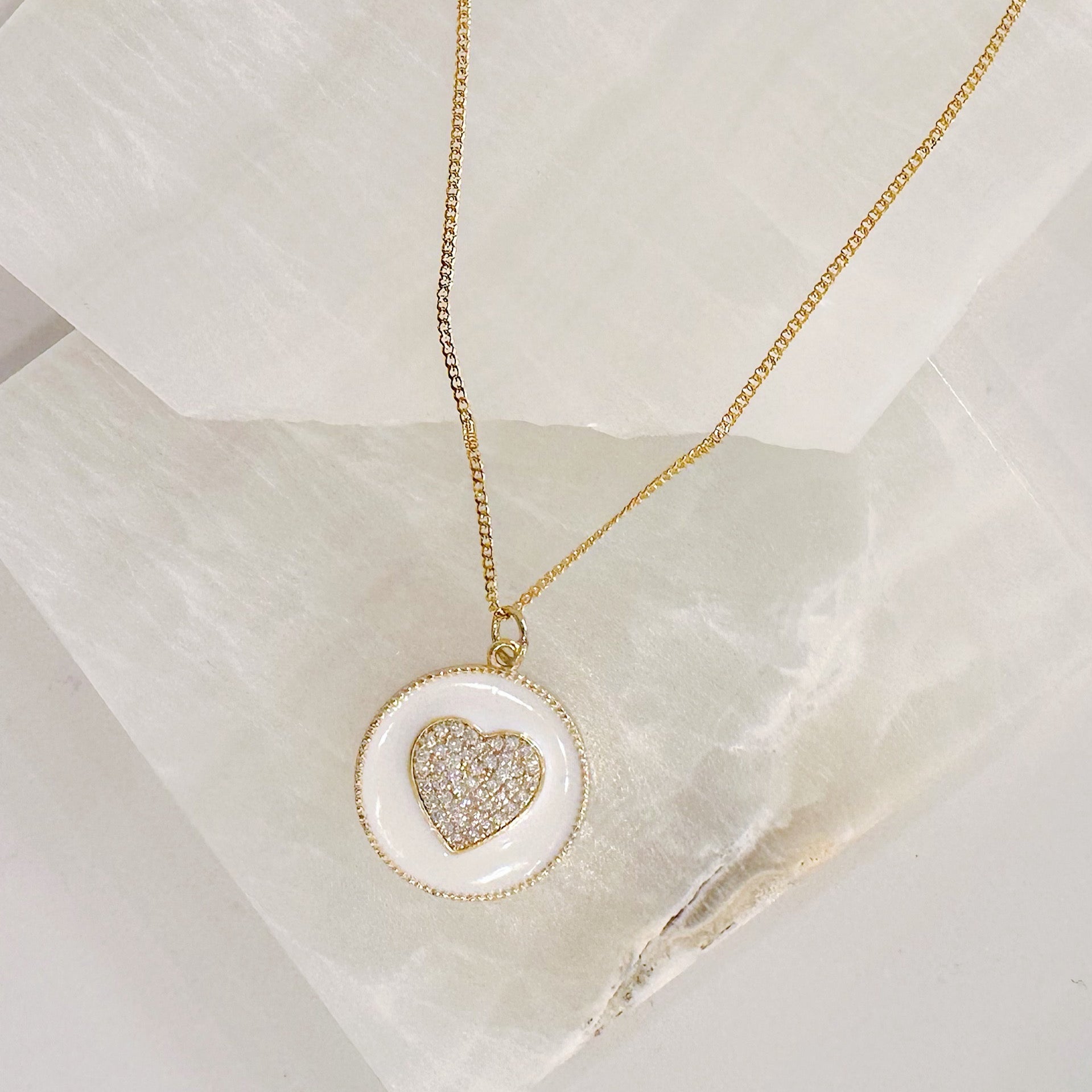 ENAMEL LARGE CIRCLE WHITE HEART necklace