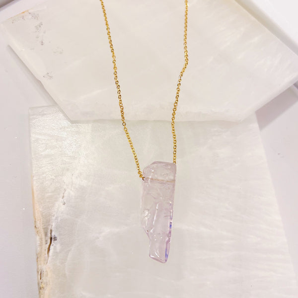 LIGHT PURPLE QUARTZ GEMSTONE necklace