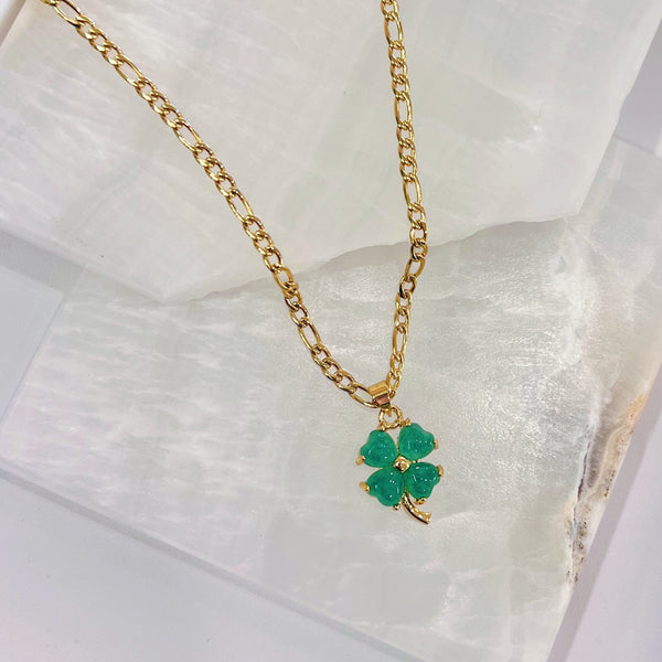 LUCKY FOUR LEAF CLOVER necklace