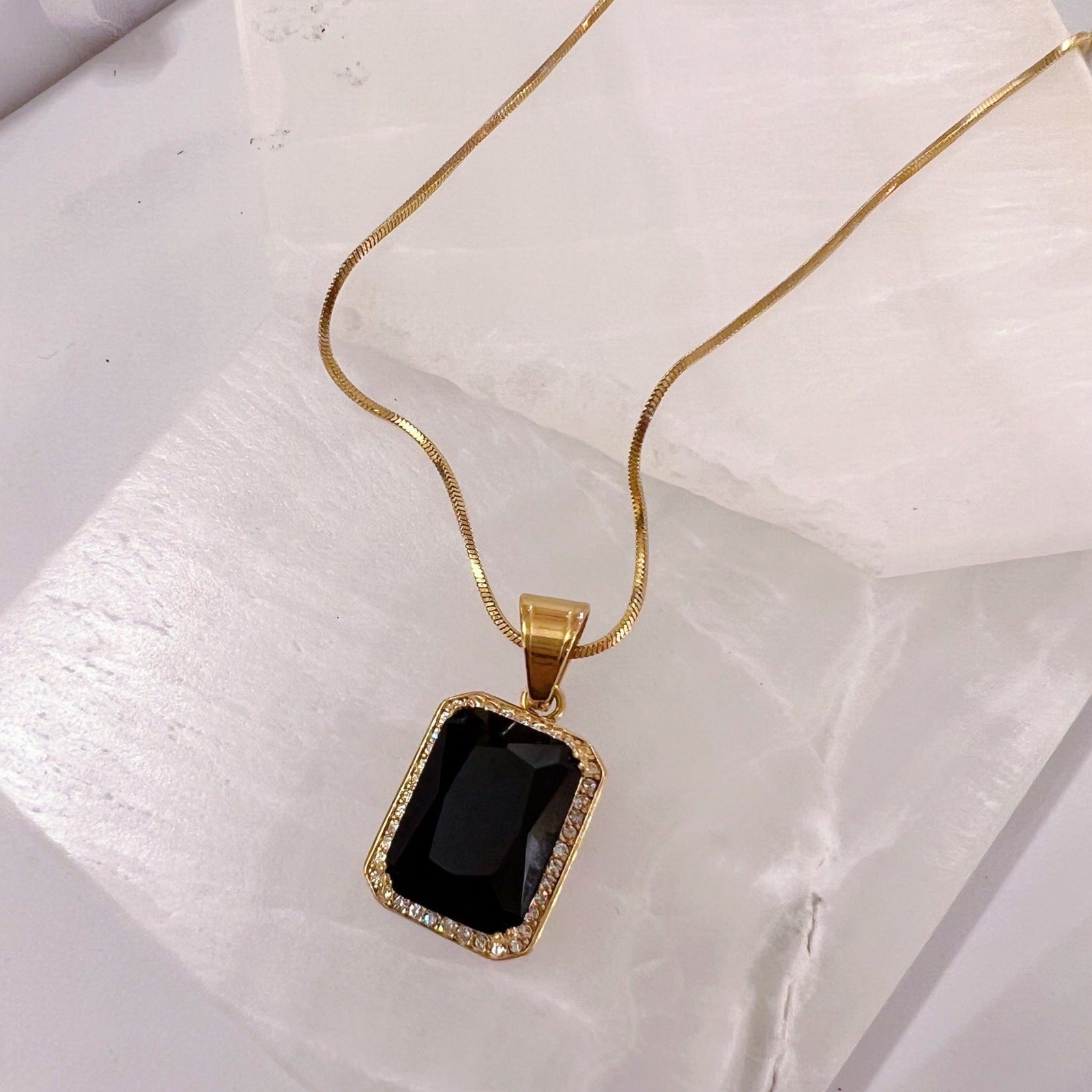 GOLD JEWEL ONYX MINI necklace