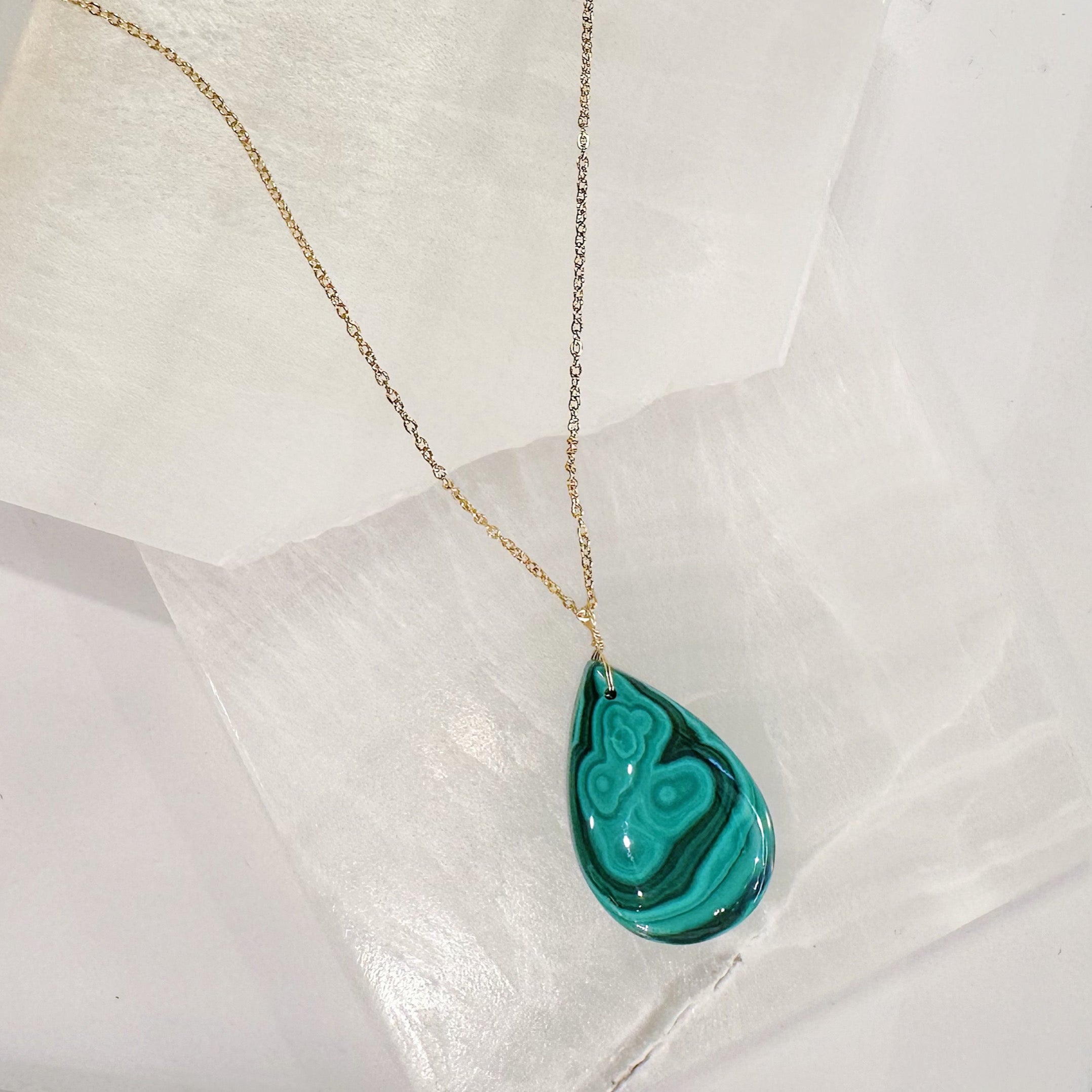 MALACHITE TEARDROP necklace